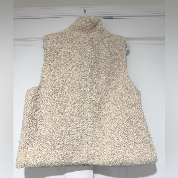 NWOT J Crew Plush Teddy Sherpa Vest sz L TOP RATED BA526 - Picture 8 of 10